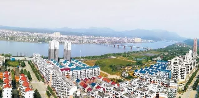 東方龍商務與江西省萬安縣達成委托招商引資合作,助力加快轉(zhuǎn)型步伐,增強發(fā)展后勁 東方龍商務與江西省萬安縣達成委托招商引資合作,助力加快轉(zhuǎn)型步伐,增強發(fā)展后勁