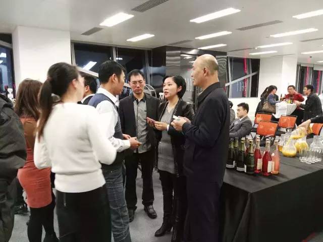 2015中國(guó)產(chǎn)業(yè)園區(qū)持續(xù)發(fā)展論壇成功舉行,東方龍商務(wù)CEO陳谷音應(yīng)邀出席并精彩演講 2015中國(guó)產(chǎn)業(yè)園區(qū)持續(xù)發(fā)展論壇成功舉行,東方龍商務(wù)CEO陳谷音應(yīng)邀出席并精彩演講