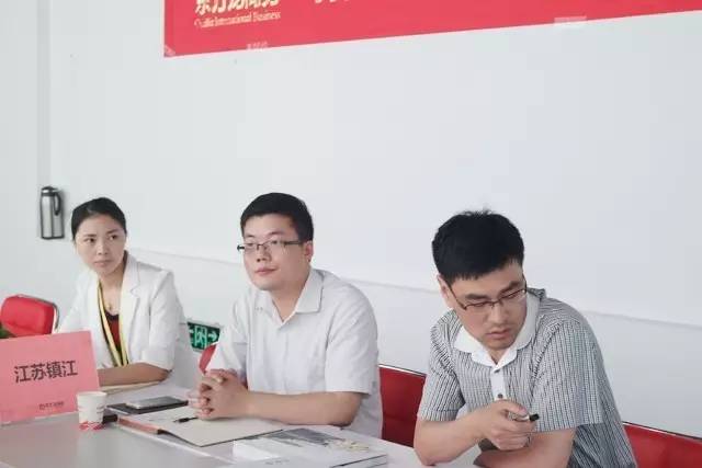 東方龍商務(wù)舉行外資現(xiàn)代科技農(nóng)業(yè)旅游基地投資選址項(xiàng)目的政府對(duì)接會(huì) 東方龍商務(wù)舉行外資現(xiàn)代科技農(nóng)業(yè)旅游基地投資選址項(xiàng)目的政府對(duì)接會(huì)