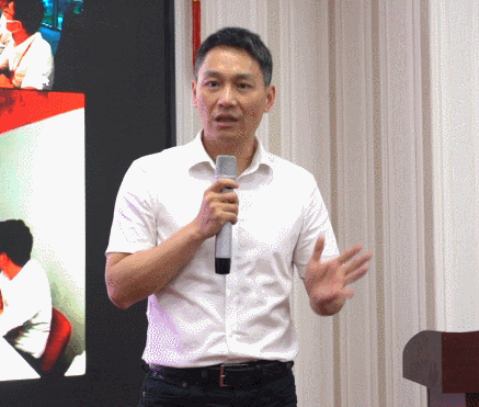 東方龍商務(wù)集團舉行年中工作會議及干部述職報告,正式啟動“夏季攻堅”服務(wù)競賽! 東方龍商務(wù)集團舉行年中工作會議及干部述職報告,正式啟動“夏季攻堅”服務(wù)競賽!