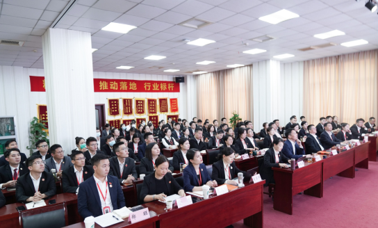 以“四輪驅(qū)動”為核心，保持健康發(fā)展態(tài)勢！東方龍商務(wù)集團4月份月度總結(jié)會圓滿舉行