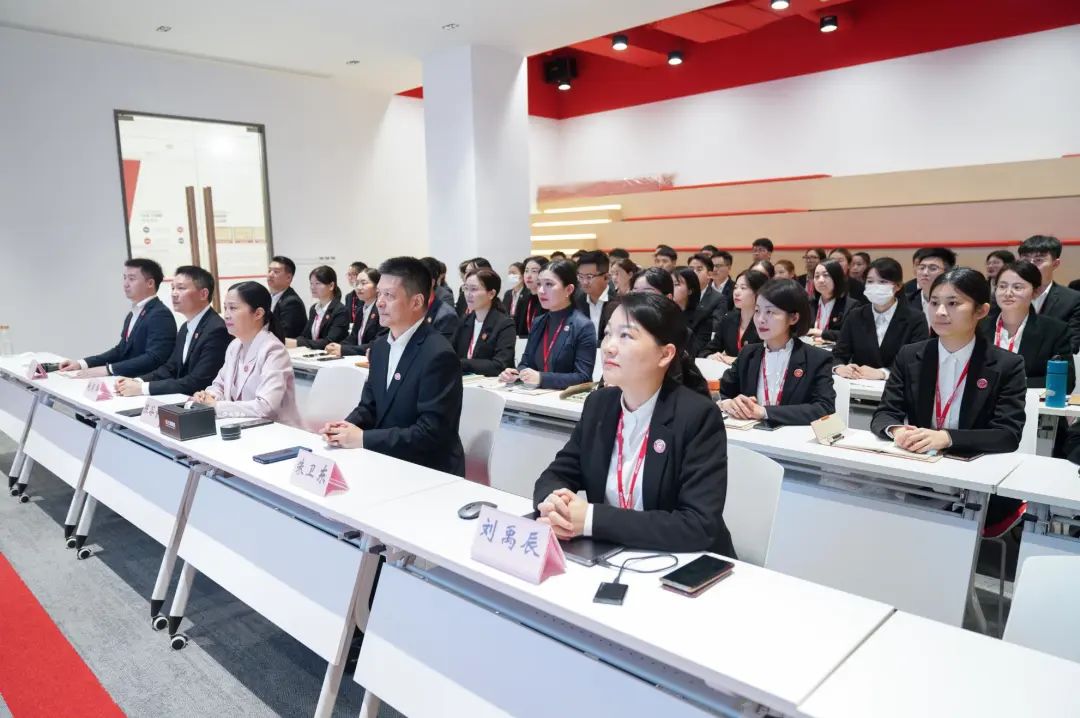 借助“進博磁力”，搶抓發(fā)展新機！10月下旬，集團成功通過35個優(yōu)質(zhì)投資選址項目