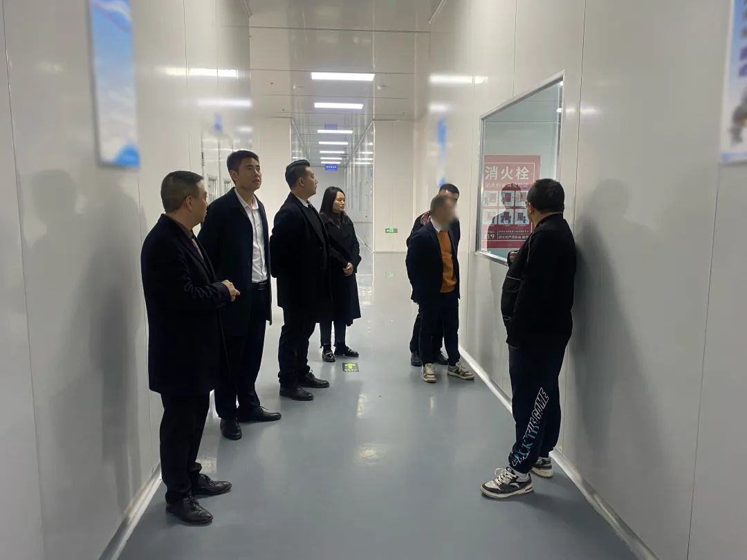華為、蘋果等知名企業(yè)優(yōu)質(zhì)合作商！專精特新觸控顯示屏擴建投資選址項目方反向考察四川某地方政府