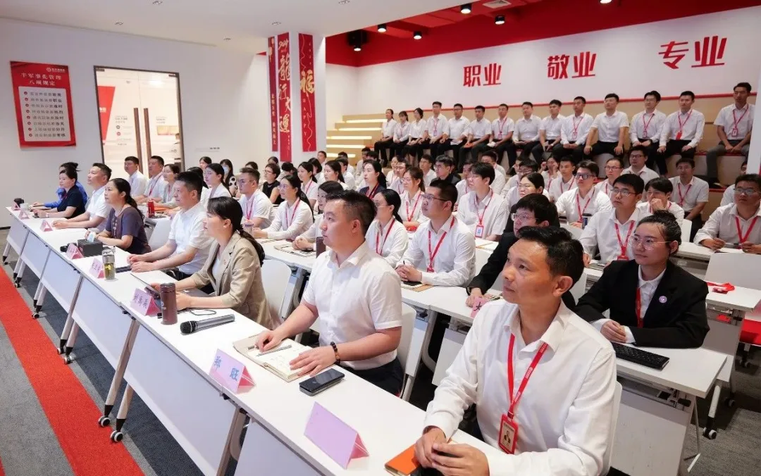 無懼高溫“烤”驗(yàn)，催化項(xiàng)目落地火熱進(jìn)行時(shí)！7月下旬，集團(tuán)共37個(gè)優(yōu)質(zhì)投資選址項(xiàng)目通過評估