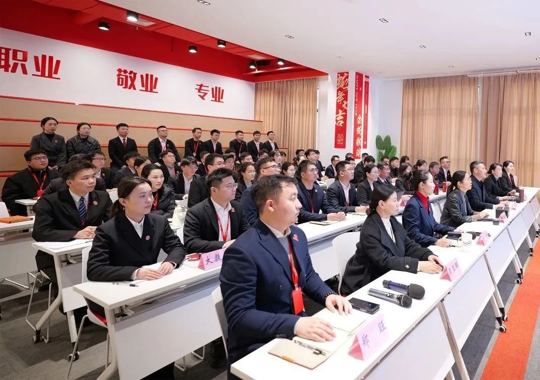 錨定戰(zhàn)略方向，攻堅“國五上頭外”優(yōu)質(zhì)項目！3月上旬，集團共33個優(yōu)質(zhì)投資選址項目通過評估